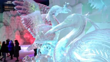 冰雪未消融 世界最大室内冰雪主题乐园重启