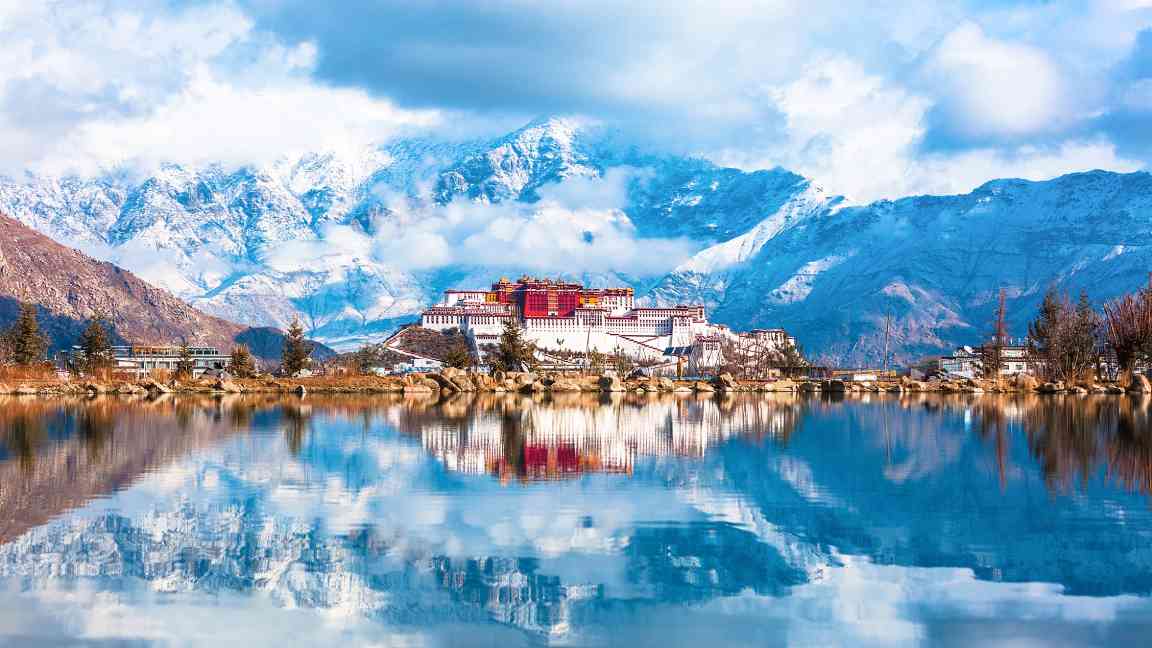国新办发布会：探索推动西藏旅游由风景旅游向深度的休闲体验旅游转变